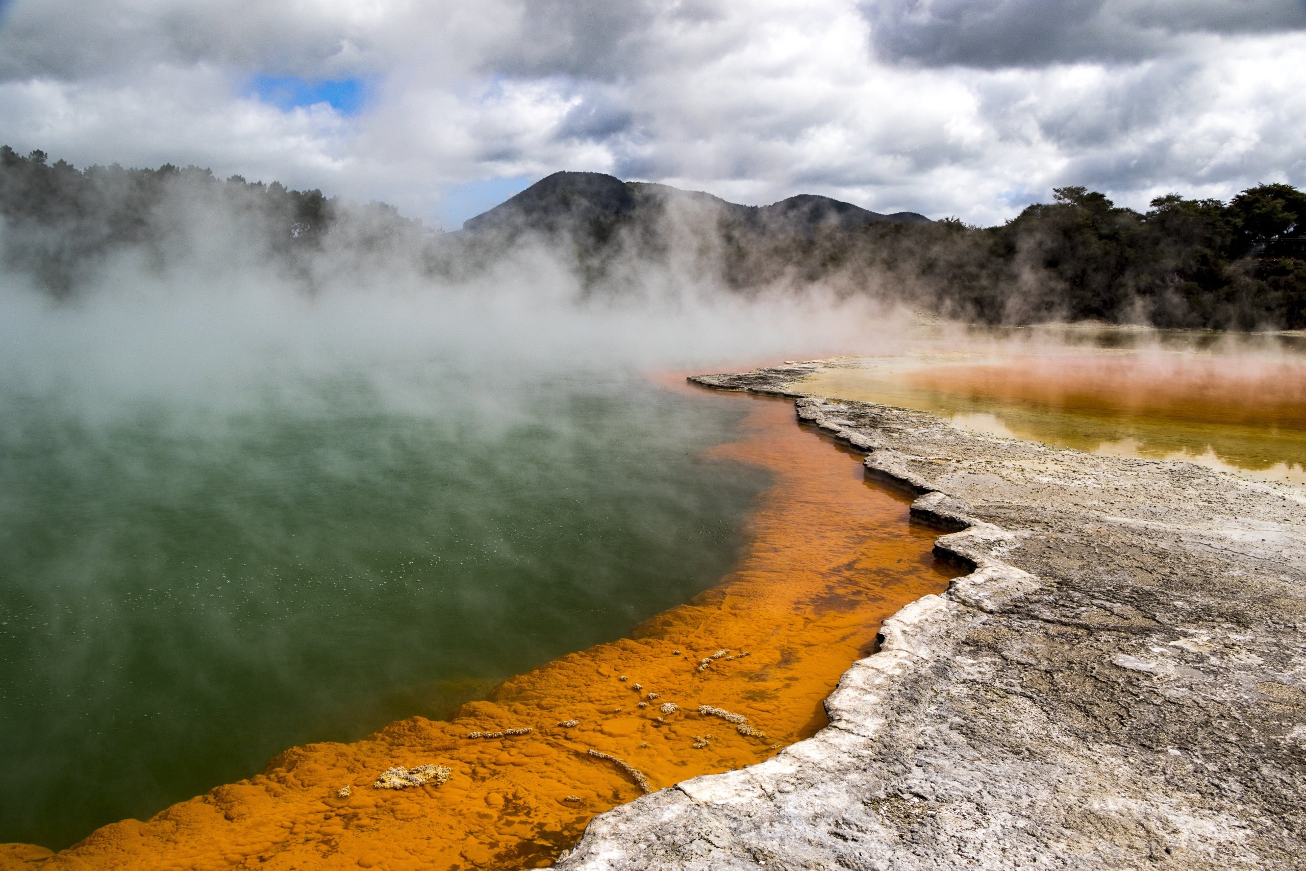 Champagne Pool – Wai-O-Tapu new-zealand-Lukas Basel