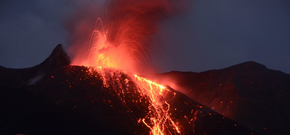 Eruption Sangeang Api (Indonésie)